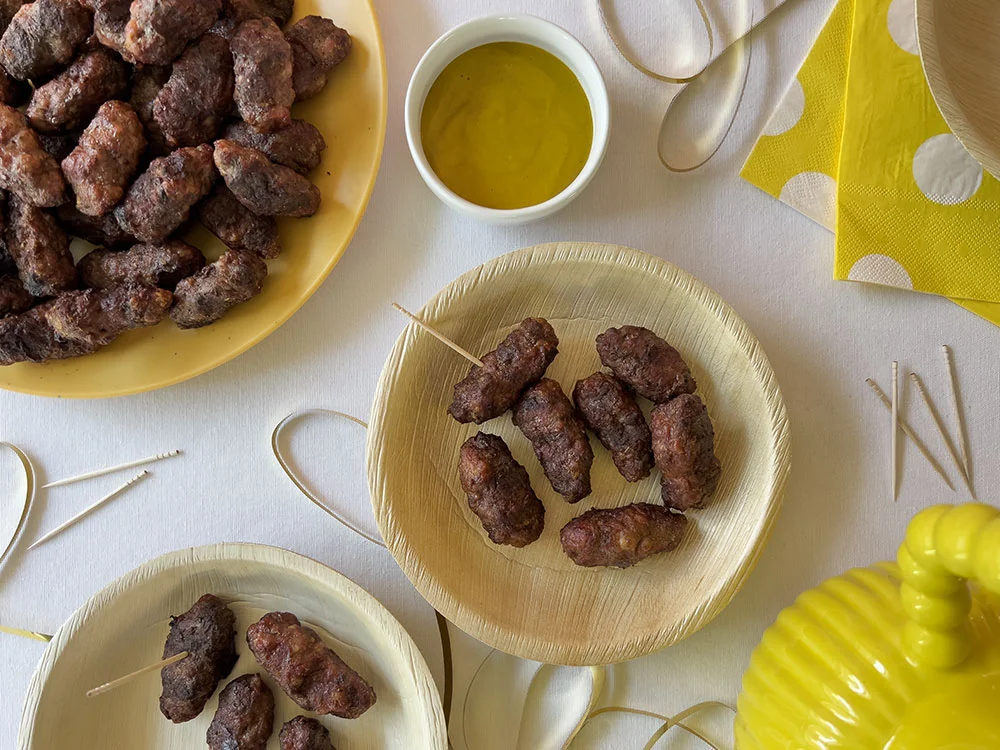 Mititei - Romanian grilled garlic spiced sausages